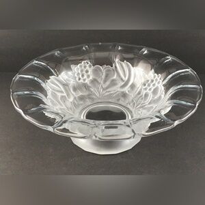 Crystal Bowl W/Frosted Fruit Design Scalloped Edge Panel Footed Pedestal